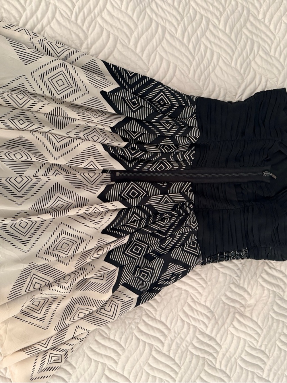 Black and Cream Geometric Print Chic Dress